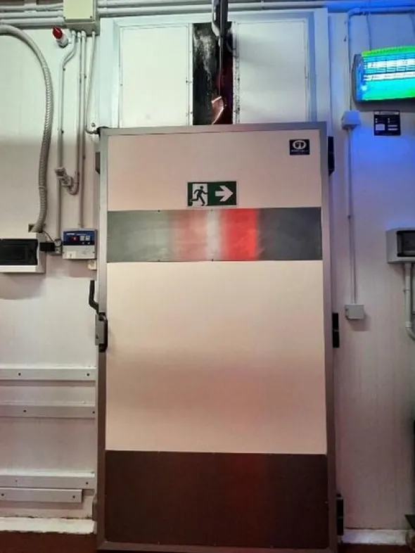 1#7741 Compendio di azienda dedita alla macellazione e al commercio all'ingrosso di bestiame