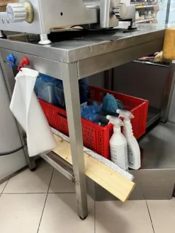1#7741 Compendio di azienda dedita alla macellazione e al commercio all'ingrosso di bestiame