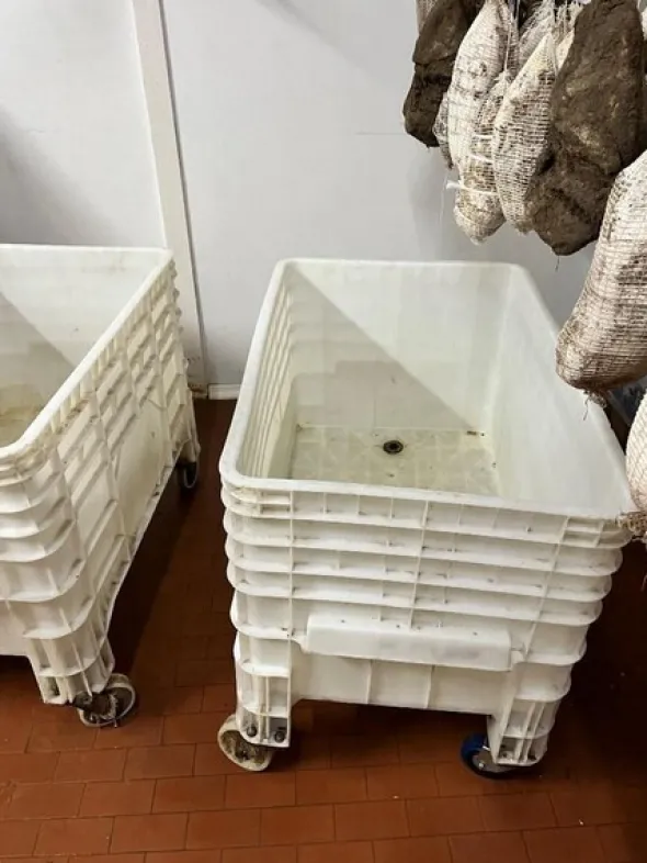 1#7741 Compendio di azienda dedita alla macellazione e al commercio all'ingrosso di bestiame