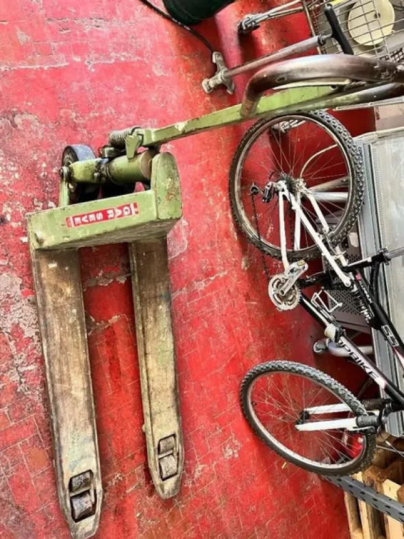 1#7741 Compendio di azienda dedita alla macellazione e al commercio all'ingrosso di bestiame