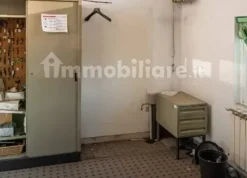 #2536633 Compendio industriale con laboratori e uffici