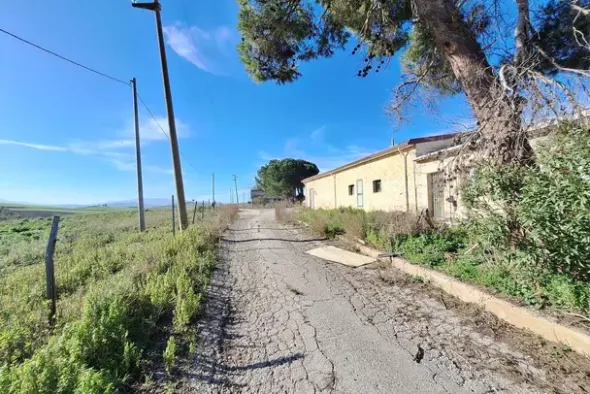 #25198 Compendio industriale zootecnico comprensivo di impianti