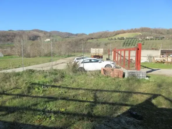 #15107 Complesso agricolo con pertinenze