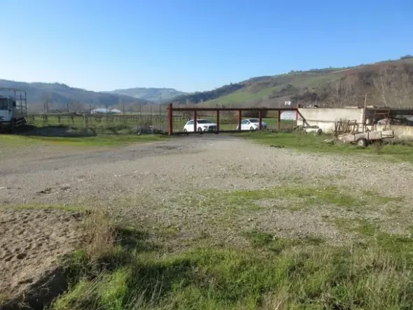 #15107 Complesso agricolo con pertinenze