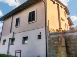 #25003 Complesso agricolo con terreni, abitazione e servizi