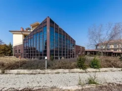 #14702 Complesso alberghiero con area di pertinenza