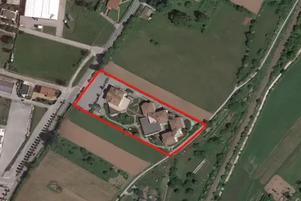 #14702 Complesso alberghiero con area di pertinenza
