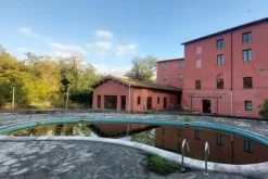 #24984 Complesso alberghiero con bar-ristorante e piscina