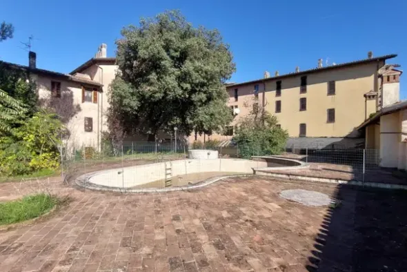 #24985 Complesso alberghiero con bar-ristorante e piscina