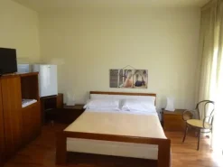 #7941 Complesso alberghiero con discoteca e terreni agricoli