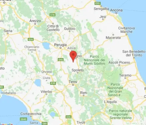 #7941 Complesso alberghiero con discoteca e terreni agricoli