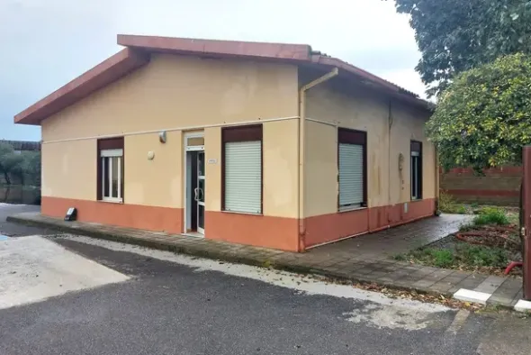#2638559 Complesso artigianale con area edificabile