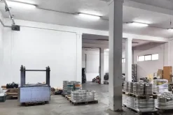 #21529 Complesso artigianale con cortile e pertinenze