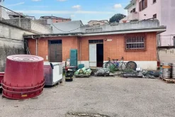 #21529 Complesso artigianale con cortile e pertinenze