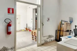 #21462 Complesso artigianale con cortile e pertinenze