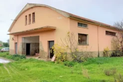 #19432 Complesso artigianale con cortile e pertinenze