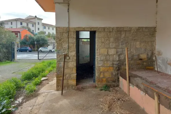 #19432 Complesso artigianale con cortile e pertinenze