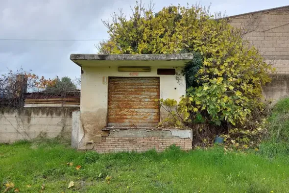 #19432 Complesso artigianale con cortile e pertinenze