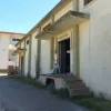 #21454 Complesso artigianale con cortile e pertinenze