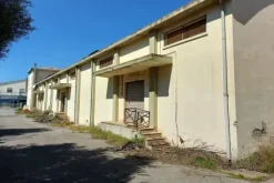 #21454 Complesso artigianale con cortile e pertinenze