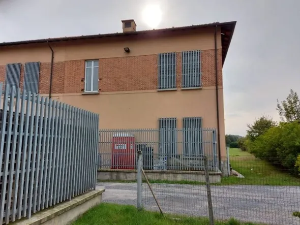 #11511 Complesso artigianale con pertinenze