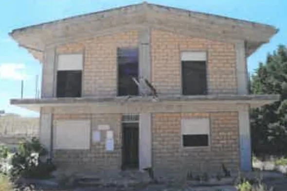 #12426 Complesso artigianale con pertinenze