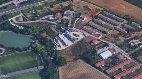 COMPLESSO AZIENDALE CON VARI CAPANNONI