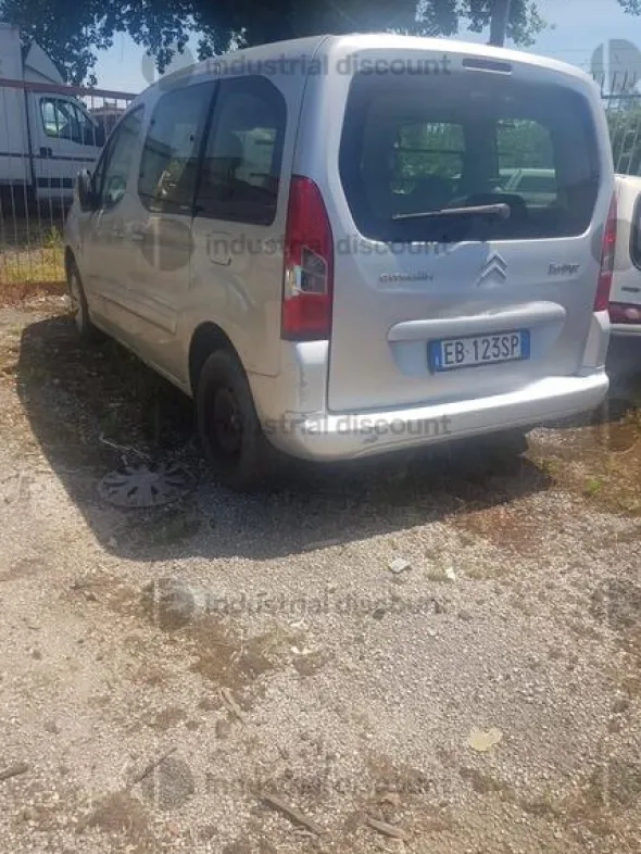 1#9157 Complesso aziendale dedito alla lavorazione dei metalli