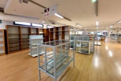 #23531 Complesso commerciale e ampio parcheggio