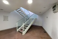#23531 Complesso commerciale e ampio parcheggio