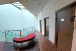 #23531 Complesso commerciale e ampio parcheggio