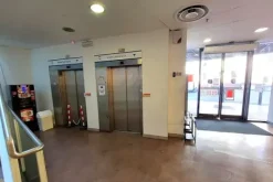 #23531 Complesso commerciale e ampio parcheggio