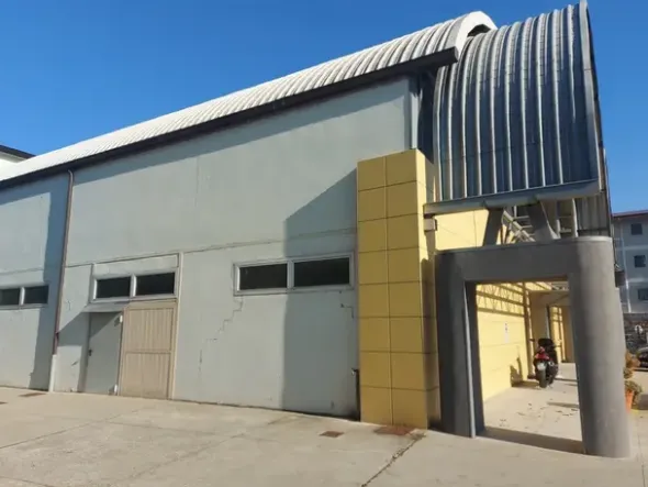 #18298 Complesso commerciale/logistico con area esterna