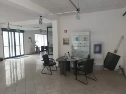 #2638725 Complesso commerciale su due piani