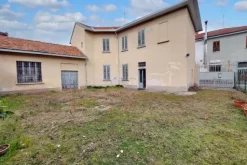 #19899 Complesso con area esterna a destinazione residenziale