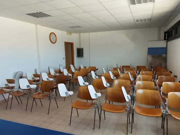 #10550 Complesso con uffici, magazzini, tettoie e piazzali
