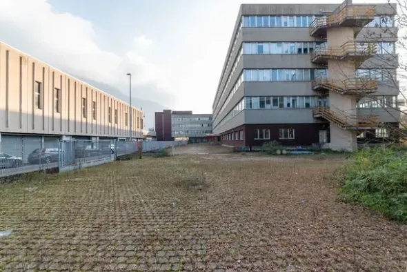 #15091 Complesso direzionale con area di pertinenza esclusiva