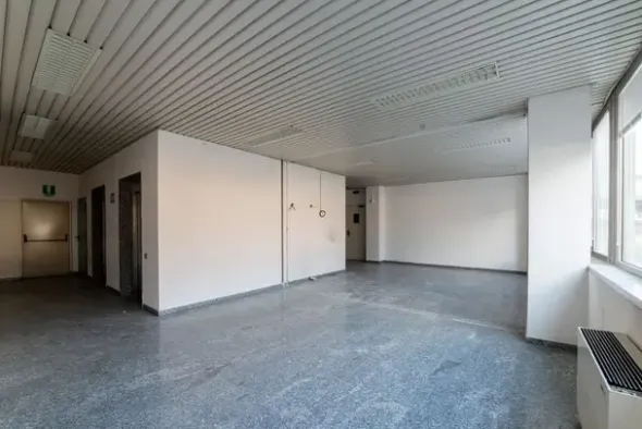 #15091 Complesso direzionale con area di pertinenza esclusiva