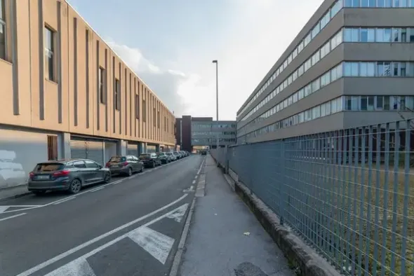 #15091 Complesso direzionale con area di pertinenza esclusiva