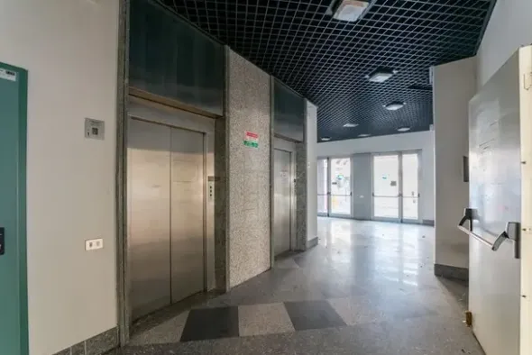 #15091 Complesso direzionale con area di pertinenza esclusiva