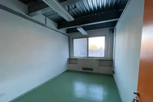 #14785 Complesso direzionale con parcheggio
