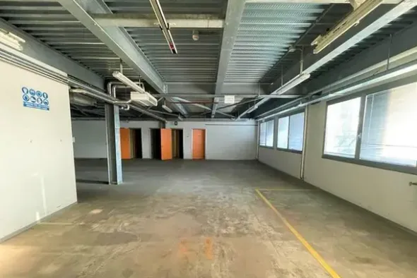 #14785 Complesso direzionale con parcheggio