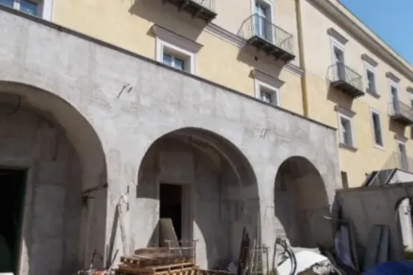 #20580 Complesso edilizio in trasformazione per attività turistico-ricettiva