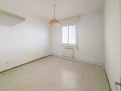 #21012 Complesso immobiliare con supermercato, concessionaria, appartamenti e uffici