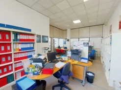 #21012 Complesso immobiliare con supermercato, concessionaria, appartamenti e uffici