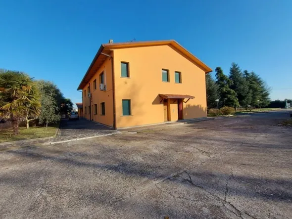 #15189 Complesso immobiliare con terreno