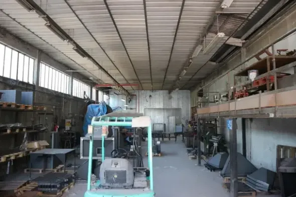 #18116 Complesso industriale con area cortiliva