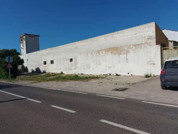 #10534 Complesso industriale con capacità edificatoria e terreni agricoli