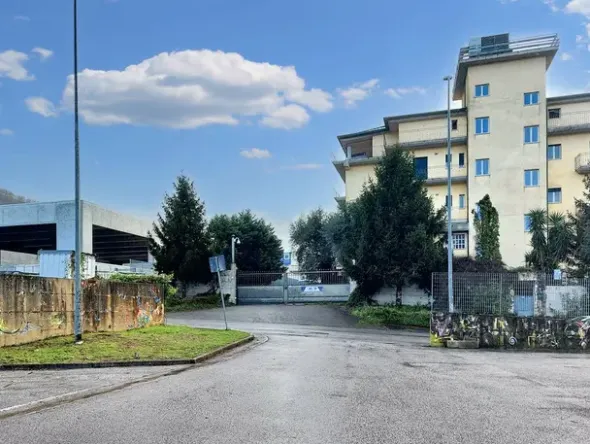 #21015 Complesso industriale con opificio ed uffici