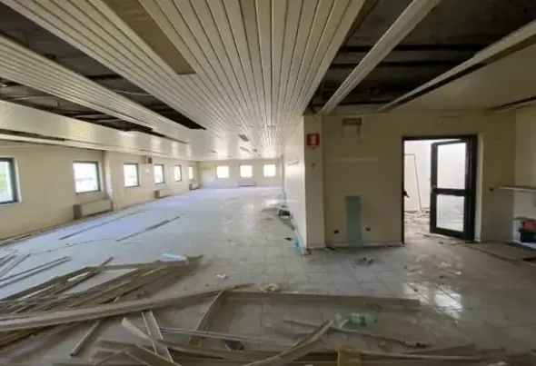 #2537665 Complesso industriale con uffici, magazzini e ampi piazzali